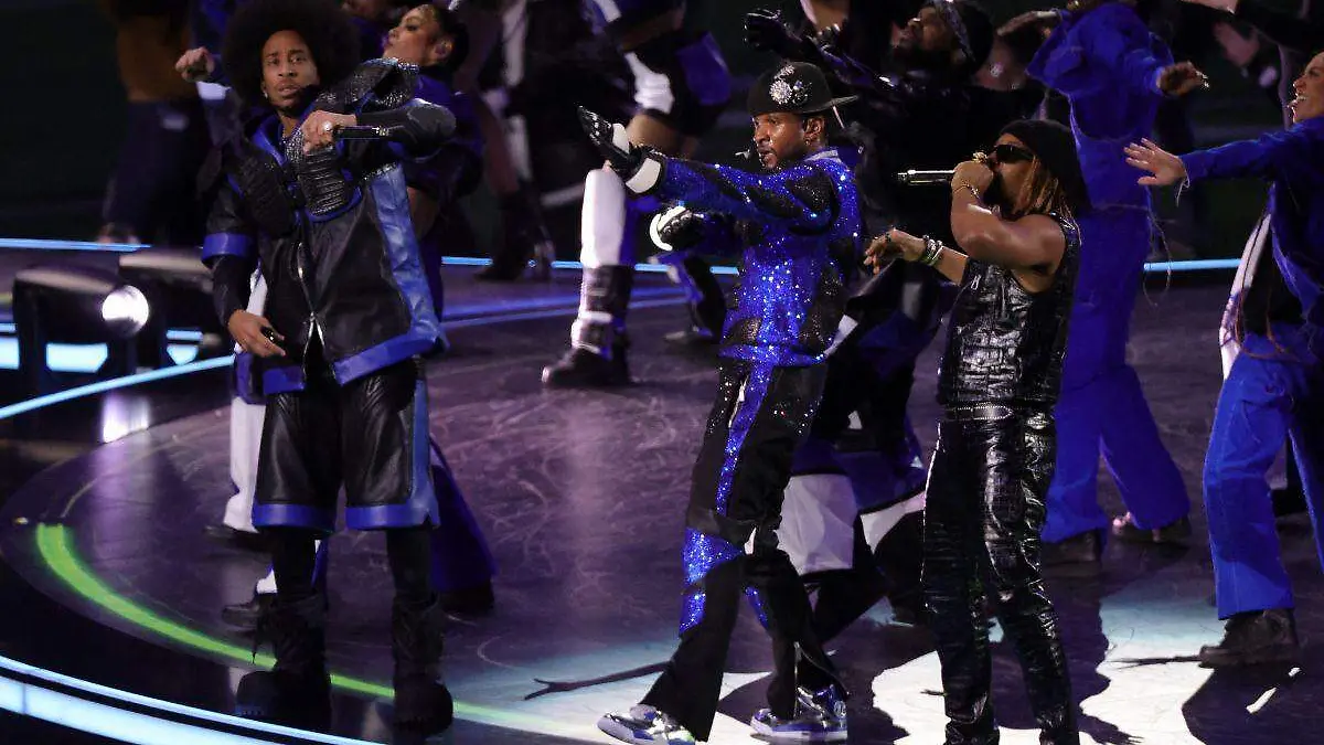 Usher-Super Bowl (2)